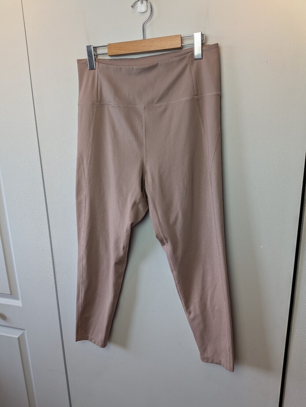 GIRLFRIEND COLLECTIVE Crop Legging Size XL Beige Tan Color Acticewear